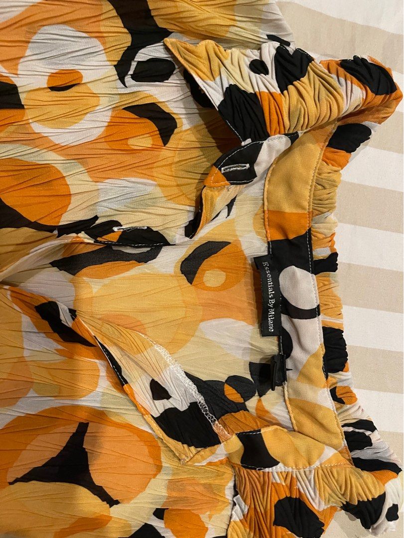 retro chic funky pattern 70s 80s longsleeve button down dance (Category: Longsleeves) located in Cavite. Submitted by biangsu (Listing ID 1378306074, Image 2). Description: mesh sheet material comfy good for retro themes m-xl.