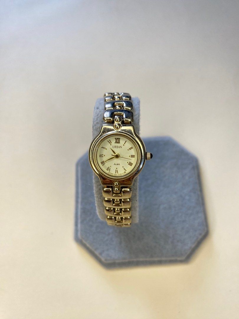 SEIKO Alba Urban V401-0060 (Category: Women's Watches) located in Manila. Submitted by watchgoodhobbies (Listing ID 1378328734, Image 1). Description: SEIKO Alba Urban V401-0060 031284 In working condition Acquired from Japan 🇯🇵 🏷️ Price: ₱3,200 📌 Location: QC/Bulacan 💰 MOP: Gcash, BPI, Maya, Seabank, GoTyme 🚚MOD: Lalamove, LBC, DHL (International).