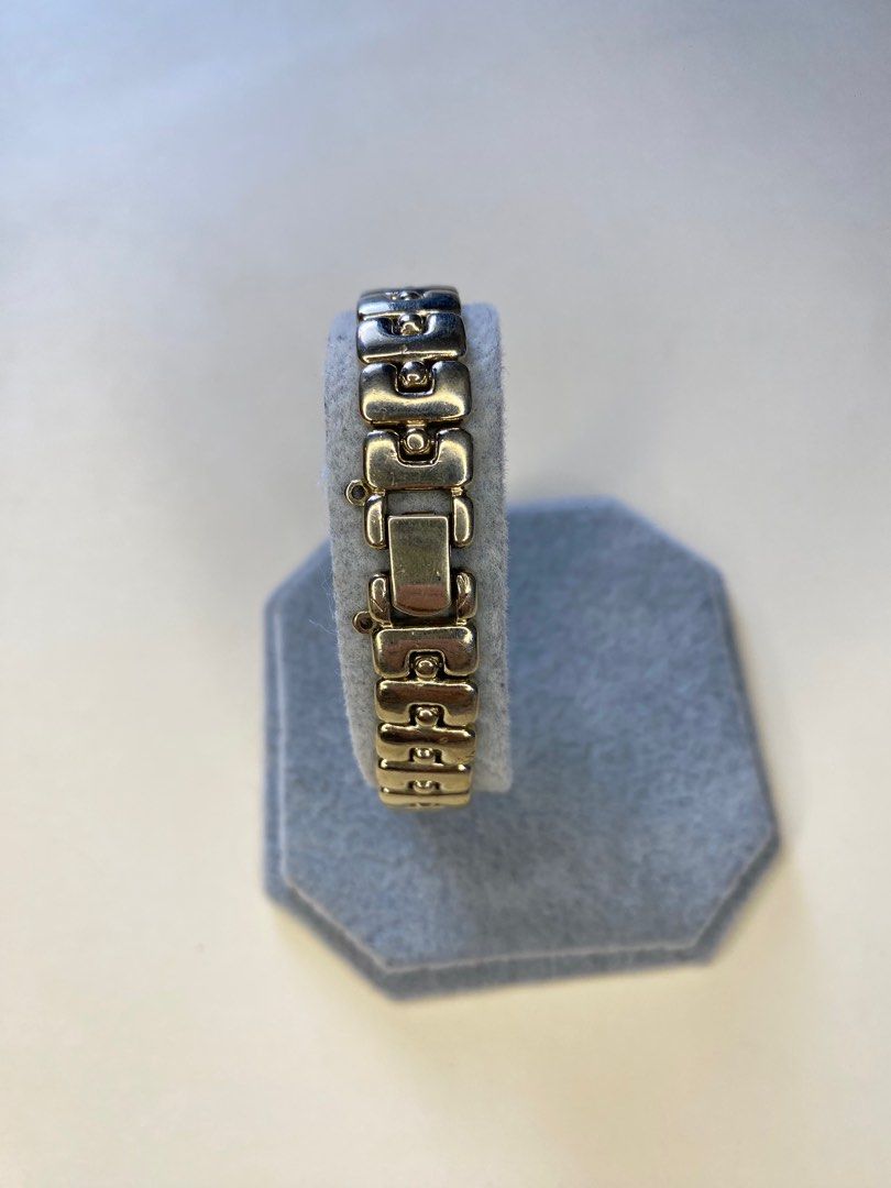 SEIKO Alba Urban V401-0060 (Category: Women's Watches) located in Manila. Submitted by watchgoodhobbies (Listing ID 1378328734, Image 2). Description: SEIKO Alba Urban V401-0060 031284 In working condition Acquired from Japan 🇯🇵 🏷️ Price: ₱3,200 📌 Location: QC/Bulacan 💰 MOP: Gcash, BPI, Maya, Seabank, GoTyme 🚚MOD: Lalamove, LBC, DHL (International).