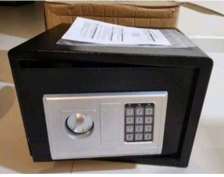[Self collect Benoi Road or Free Deliver] NDP Promo left 2 - A4 Size Document Safe Security Box (Category: Safe) located in Singapore. Submitted by furnigenetics (Listing ID 1378154821, Image 1). Description: Brand New, Ready Stock, FreeDelivery: 3-5working days. Full payment before delivery **** T&Cs apply. Pls read General Terms and Policies as stated in Carousell Bio.