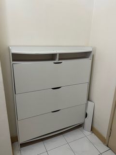 (Category: ) located in . Submitted by yeeezzat (Listing ID 1378218364, Image 1). Description: .
