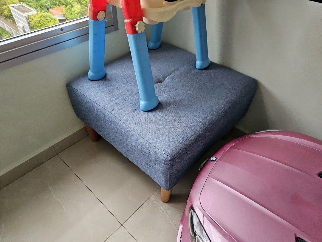 Sofa (Category: Sofas) located in Singapore. Submitted by gary_ng (Listing ID 1378195151, Image 3). Description: Almost like new. Never use it, always in one corner of the house. Negotiable. Msg me for more details..