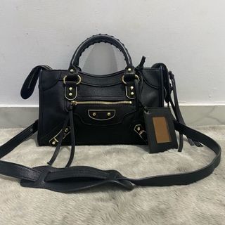 (Kategori: ) berada di . Dikirim oleh random.stuffs2 (ID iklan 1378298851, Gambar 1). Deskripsi: .