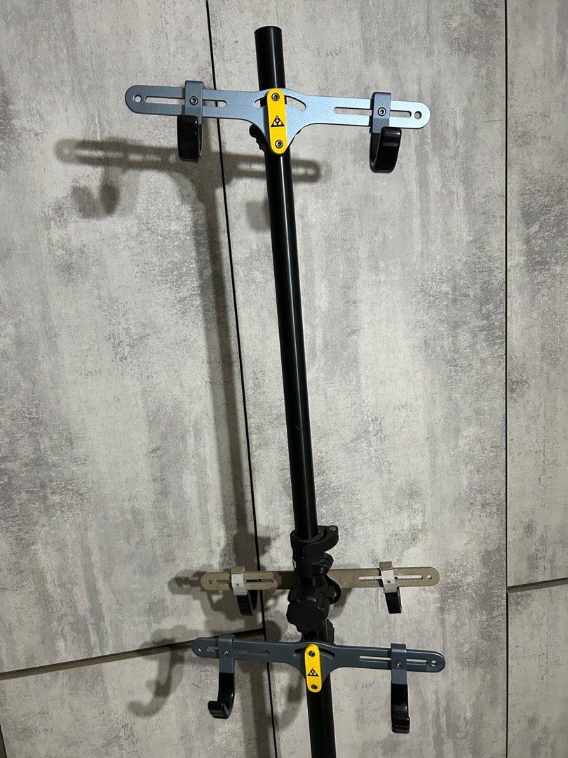 Topeak TwoUp Stand (3 hangers) (Category: Parts & Accessories) located in Singapore. Submitted by sghandel (Listing ID 1378188762, Image 3). Description: If you not ready to buy pls do not waste each other time 🙏 Stand-alone type Good for 3 bicycles Easy to use setup Lowest Best Price $168 Self collect nearby Taman Jurong Hawker.