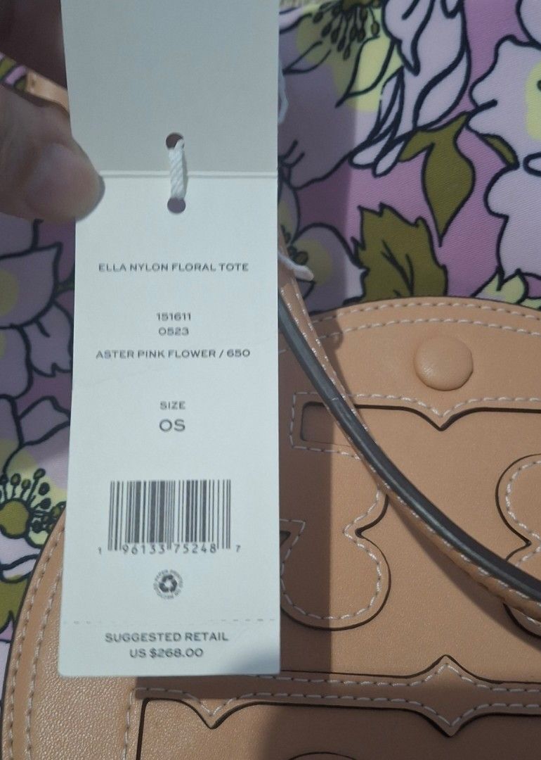 Tory Burch Ellen Nylon floral tote Large (Category: Tote Bags) located in Manila. Submitted by obarpinky09 (Listing ID 1378290734, Image 2). Description: Brand new 💯 original from USA.With paper bag.