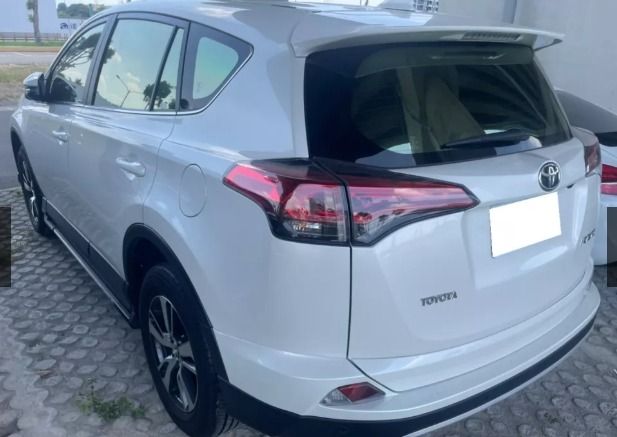 由 yan_xiu (刊登 ID 1378184807，圖片 3) 提交，位於 台中市 (Taichung) 的 Toyota RAV4 2016款 白色 (類別：汽車出售)，說明：🎶顏色：白色 🎶排氣量：2.0L 🎶出廠：2016 🎶行駛里程：9萬公里 循跡系統 Keyless免匙系統 煞車輔助系統 防盜系統 安全氣囊 中控鎖 ABS防鎖死 👍最有公信力的認證 👍車況與認證表不符 , 退車並全額退費 👍車況及里程公開化 👍檢定報告 🧸因車價划算、車況認證，詢問人數多，請提前預約看車 🎀我也可為您尋車!告訴我您的需求與預算，讓我為您圓夢 ✅可分期 ✅可貸款✅車換車 🎀貸款配合/協助分期 ⚠️車商販售 非自售 請車行勿擾⚠️ 🉑全台北中南皆有服務據點 歡迎私訊預約賞車 🎊請提前私訊預約賞車 🎊請提前私訊預約賞車 🎊請提前私訊預約賞車 全廠認證車 車商勿擾 滿小姐:0️⃣9️⃣0️⃣5️⃣3️⃣6️⃣1️⃣0️⃣5️⃣5️⃣。