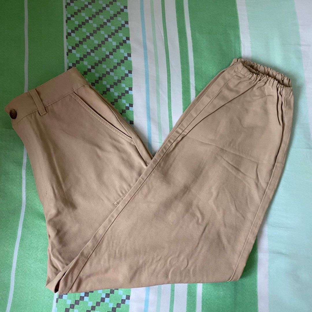 Uniqlo Cargo Jogger Pants (Category: Other Bottoms) located in Imus. Submitted by patdeclutter (Listing ID 1378203124, Image 1). Description: - php 400 + sf - size s - used twice only! - in very good condition - mop: gcash.