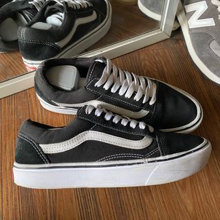 (Kategori: ) berada di . Dikirim oleh sneakerssecondmarket (ID iklan 1378331379, Gambar 1). Deskripsi: .