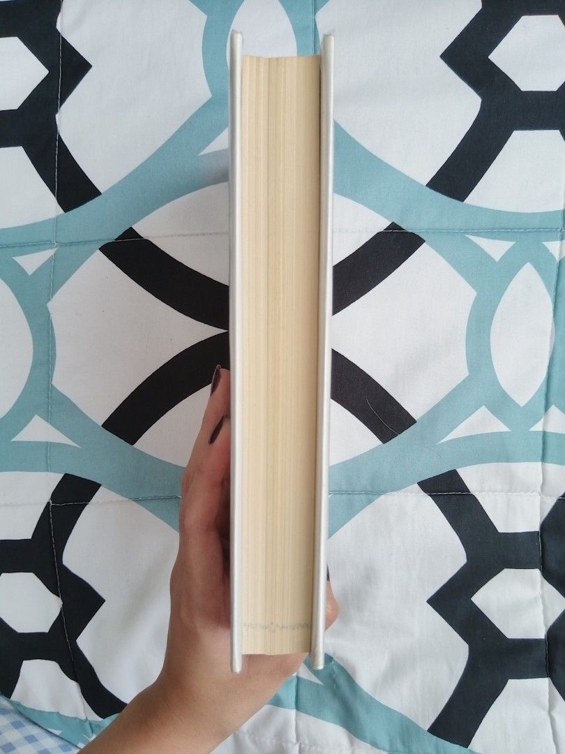 PRELOVED BOOK - Warcross by Marie Lu (HARDBOUND) (Category: Storybooks) located in Manila. Submitted by alymbm (Listing ID 1378155886, Image 2). Description: ◾CONDITION: - Slightly used - With plastic cover - Yellowing pages ◾RFS: Decluttering ◾MOP: Gcash ◾MOD: Lalamove - delivery fee will be shouldered by the buyer.