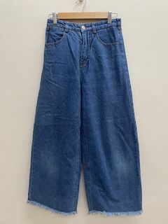 (Category: ) located in . Submitted by chutenpreloved (Listing ID 1378255356, Image 1). Description: .