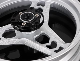 (Category: ) located in . Submitted by Midorimotor (Listing ID 1175182716, Image 1). Description: .