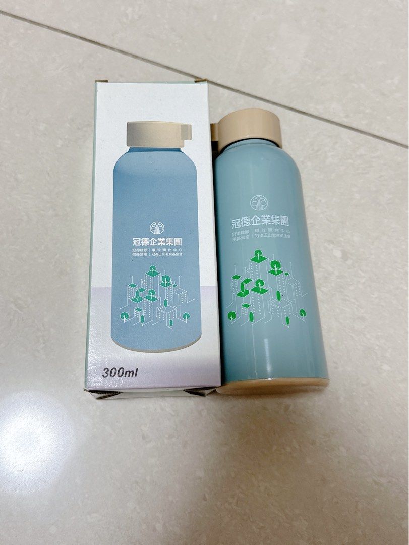 由 y806b0a99173 (刊登 ID 1381838009，圖片 1) 提交，位於 台北市 (Taipei) 的 雙層隔熱隨身杯300ml (類別：水杯、水壺)，說明：雙層隔熱隨身杯 附吊繩。