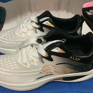 【全埸大减價55一對靚鞋】sports shoes 全新 平靚正 波鞋 球鞋 体閒鞋 運動 返學 返工 跑鞋 男女裝 黑色 白色 綠色 黃色 棕色64219497222401110