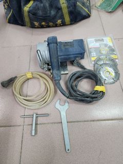 由 a950301a95030110 (刊登 ID 1381683722，圖片 1) 提交，位於 的 (類別：)，說明：。