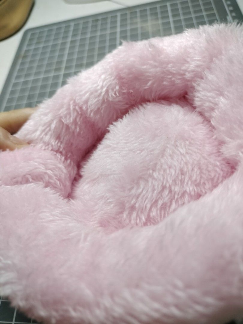 由 humanity_1 (刊登 ID 1381701915，圖片 3) 提交，位於 苗栗縣 (Miaoli) 的 倉鼠、小鼠、小動物窩粉色 (類別：寵物及其他)，說明：買錯尺寸了 所以售出 尺寸應該是15*15 全新完全未使用 可換物 （天竺鼠可用的東西。