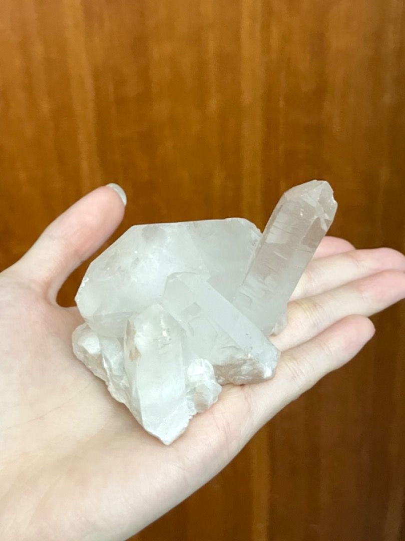 由 1yuiii._ (刊登 ID 1381708465，圖片 1) 提交，位於 高雄市 (Kaohsiung) 的 天然白水晶 (類別：其他居家裝飾)，說明：6x4.5x4.5cm。
