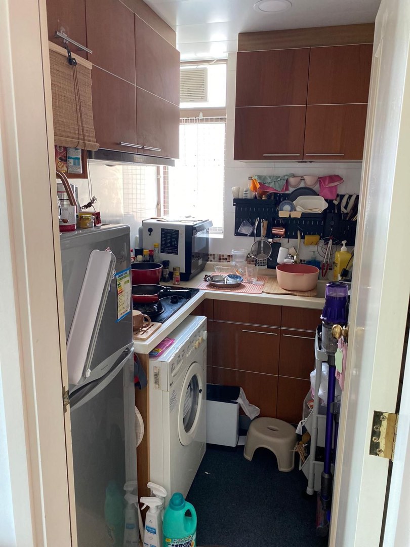 Owner Selling, First-time Buyer Unit in Nam Cheong, Sham Shui Po, Cheung Sha Wan Area, Spacious 1-Bedroom with Partitioned Kitchen and Balcony! Investment or Self-Occupancy64077578425091114