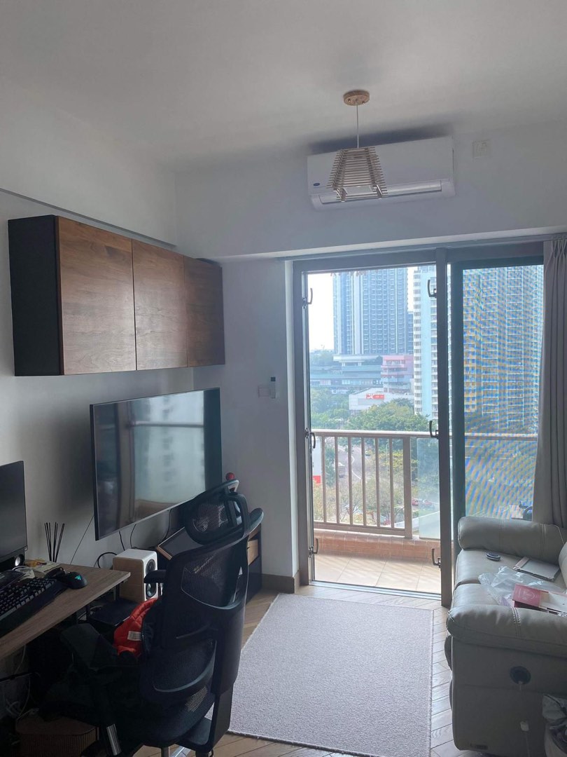 Owner Selling, First-time Buyer Unit in Nam Cheong, Sham Shui Po, Cheung Sha Wan Area, Spacious 1-Bedroom with Partitioned Kitchen and Balcony! Investment or Self-Occupancy64077578425091111