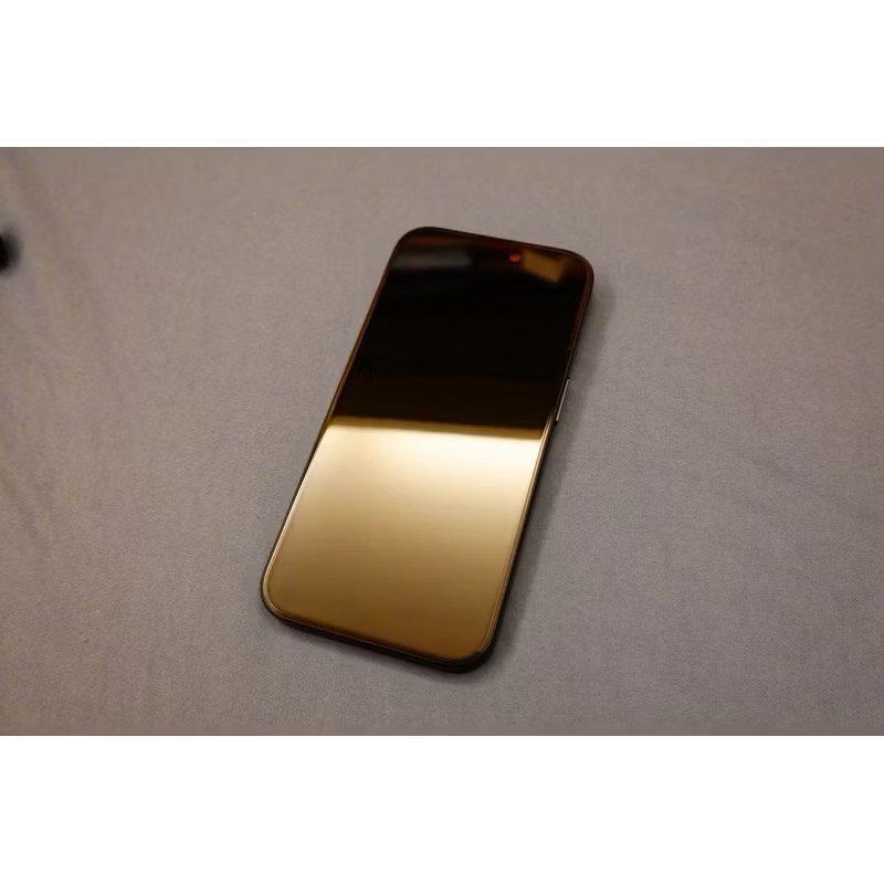 由 yaoug1234 (刊登 ID 1381841810，圖片 2) 提交，位於 台南市 (Tainan) 的 蘋果 apple iphone 15 pro 256G 藍鈦大全配 送原廠全新20W充電頭 (類別：iPhone 15 Series)，說明：換手機舊機出售 功能全正常 無泡水 無故障 無維修 原廠保固至2024/10/15 電池健康度92% 循環次數584 螢幕正面有貼立方盾裸眼3D保護貼 鏡頭有gods藍寶石鏡頭貼 全機除了頂部有一點小掉漆 如照片所示 其餘地方皆無傷 除了原廠完整盒裝以外 編織充電線全新未拆 再附贈一顆原廠20W充電頭(全新未拆） 再附贈一個全新 惡魔透明防摔殼 隨附二手的mega safe矽膠薄殼藍色 已附額外贈品 故不議價 出售給有緣人 加碼贈送賣場內 全新鋼化玻璃貼和鏡頭貼各三個 https://tw.shp.ee/MAKY2E1 。