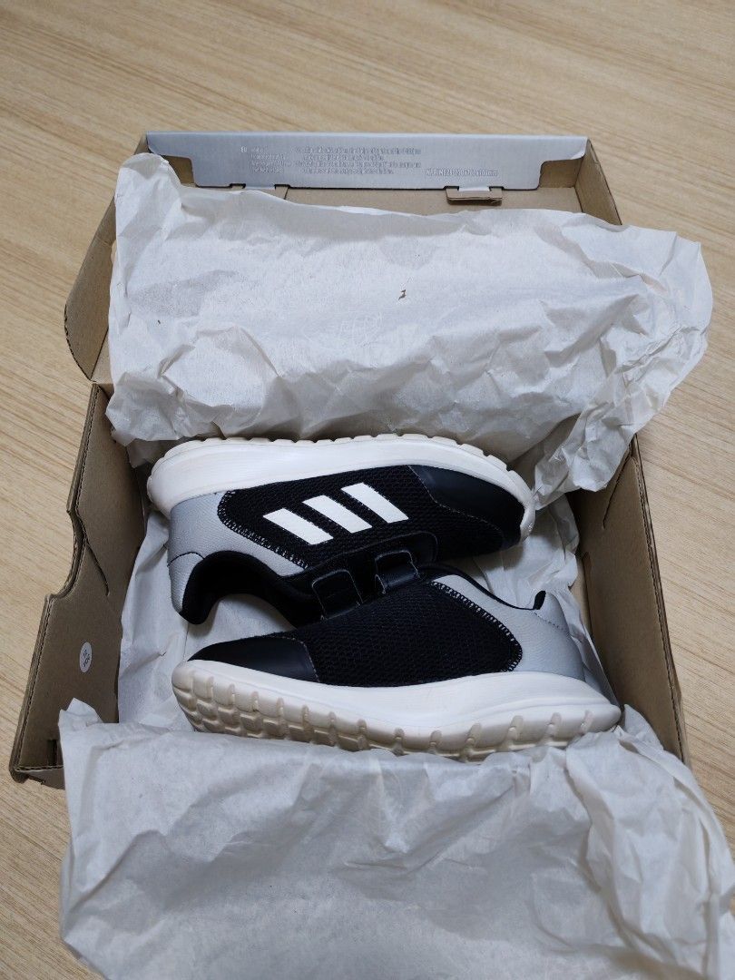 Adidas Tensaur Run 2.0 for 3-4 years old (Category: Babies & Kids Fashion) located in Georgetown. Submitted by rach_lmx (Listing ID 1381809322, Image 1). Description: Adidas Tensaur Run 2.0 for 3-4 years old size: - US 8.5 - UK 8 - CHN 150.
