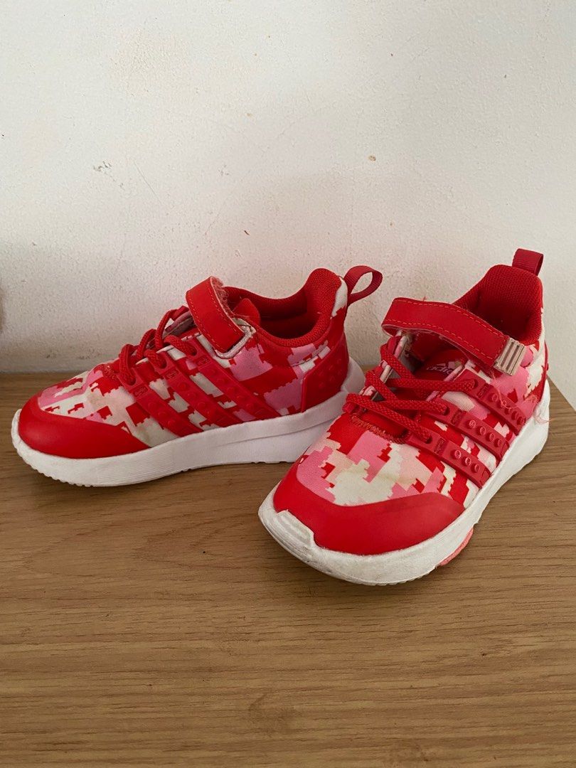 Adidas x Lego Racer TR21 - Red (size UK 7K) (Kategori: 1 hingga 3 tahun) berada di Tangerang. Dikirim oleh bundakza (ID iklan 1381691938, Gambar 2). Deskripsi: Adidas x Lego Racer TR21 - Red Elastic lace & Top strap size UK 7K No box.