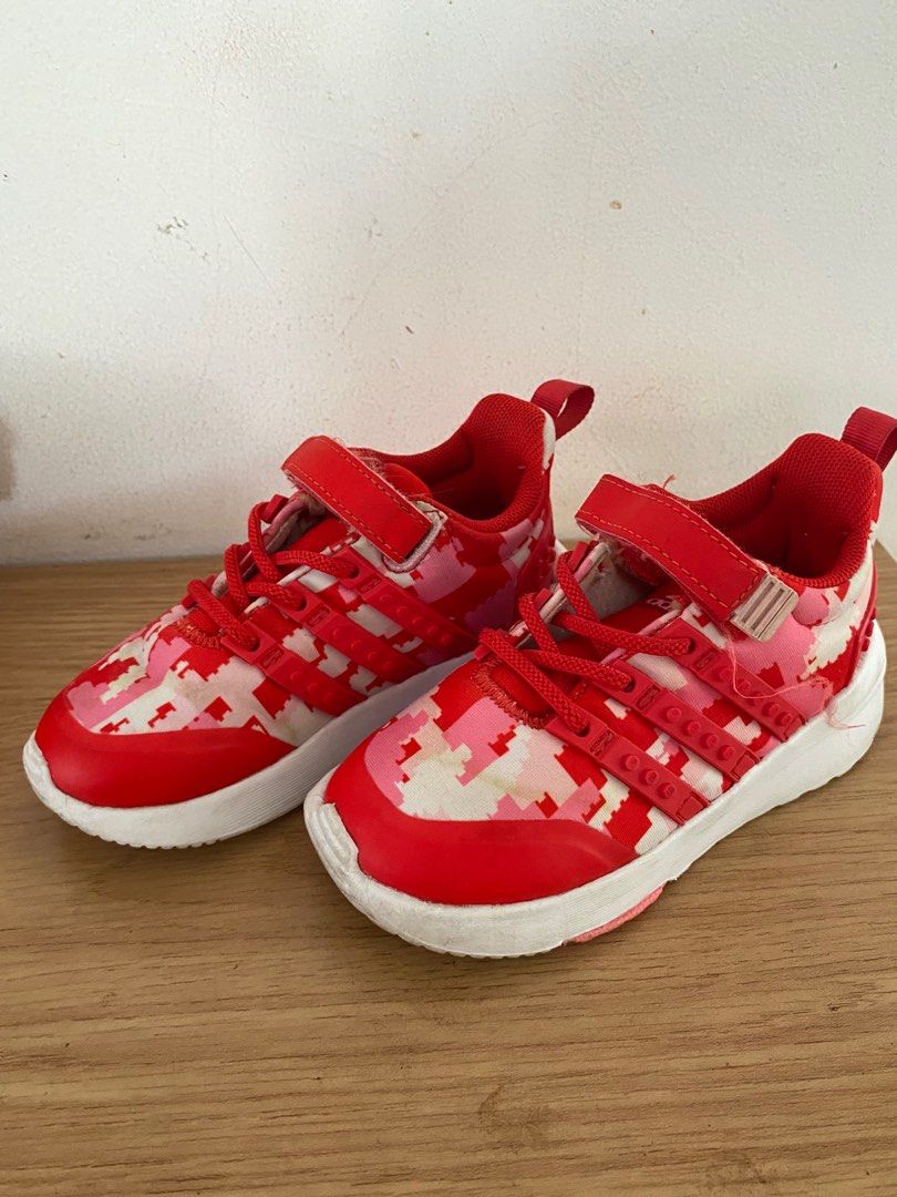 Adidas x Lego Racer TR21 - Red (size UK 7K) (Kategori: 1 hingga 3 tahun) berada di Tangerang. Dikirim oleh bundakza (ID iklan 1381691938, Gambar 1). Deskripsi: Adidas x Lego Racer TR21 - Red Elastic lace & Top strap size UK 7K No box.