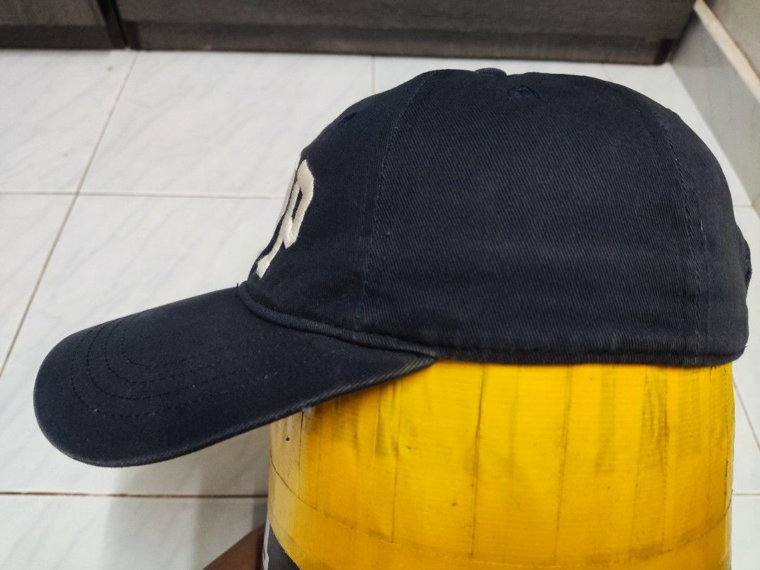 Adjustable Gap (Category: Cap & Hats) located in Kuala Terengganu. Submitted by stecu_stecu77 (Listing ID 1381867457, Image 2). Description: item sudah siap cuci dan reshape..fast deal 0199617768.