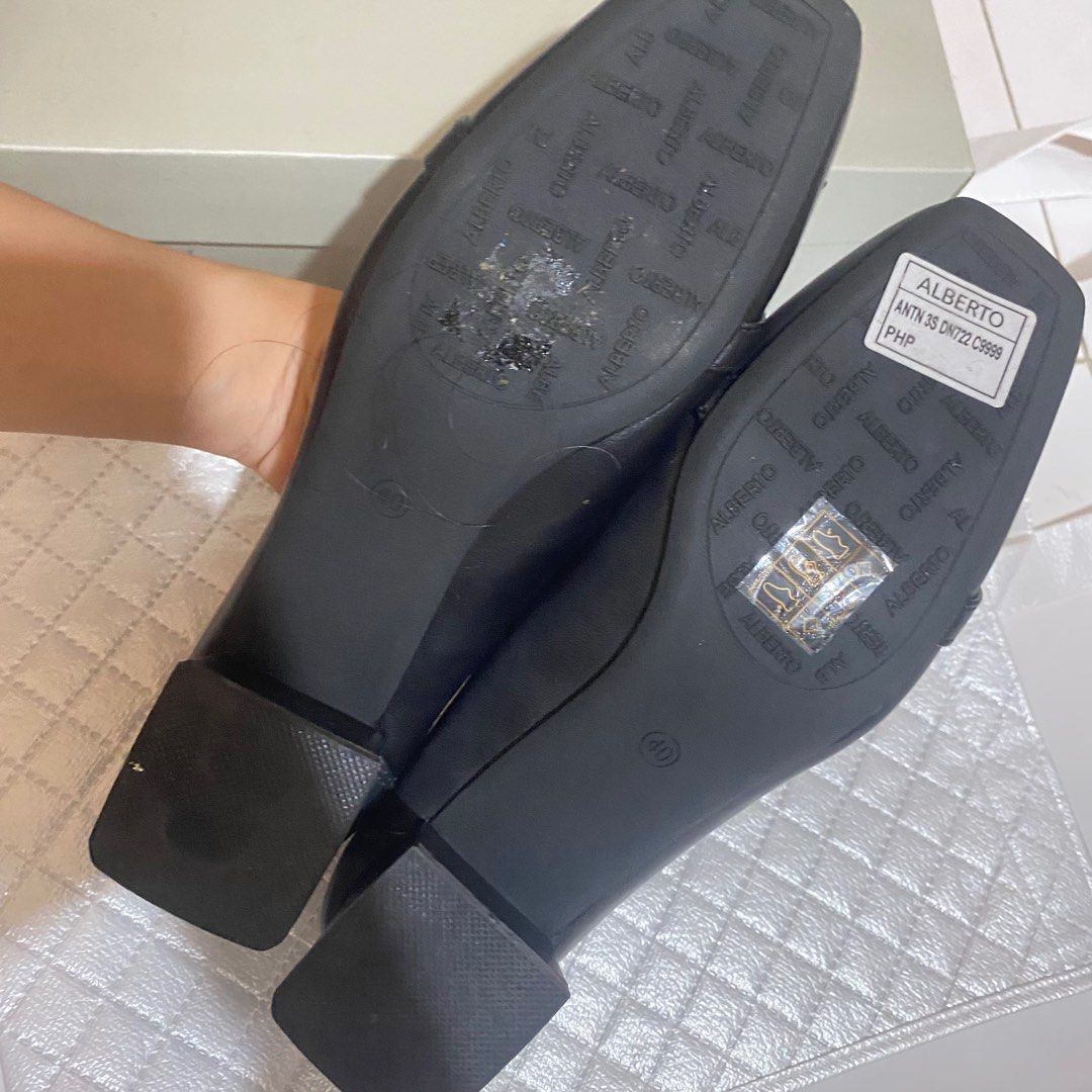 Alberto Black Shoes EU40 (Category: Heels) located in Iligan City. Submitted by maetamina (Listing ID 1381827126, Image 3). Description: naexcite bumili ng black shoes kasi pasukan. di pala strict pagsusuot ng uniform samin. .