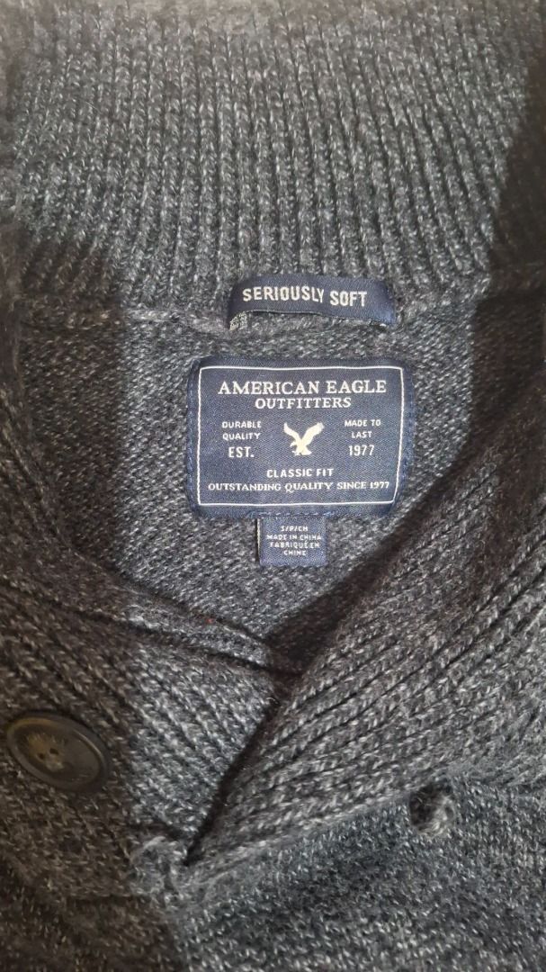 American Eagle Gray Sweater (Category: Coats, Jackets and Outerwear) located in Baguio. Submitted by declutter_scarlet (Listing ID 1381835942, Image 3). Description: Shawl Collar Size L Free shipping Location: Baguio City DM me for more info Check out my profile for more listings.