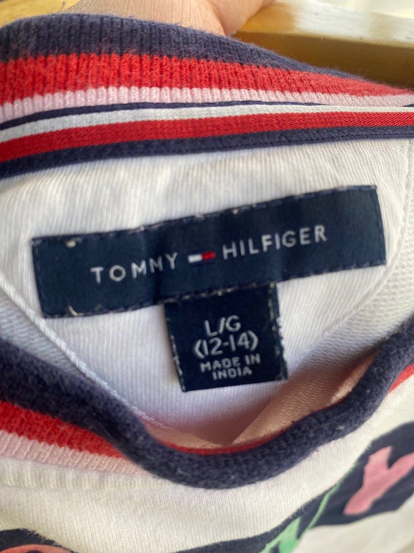 Atasan anak perempuan tommy hilfiger. Atasan anak perempuan cantik. Atasan anak perempuan keren ada minus lubang kecil sekali jd kita murcein aja (Kategori: 8 hingga 12 tahun) berada di Tangerang. Dikirim oleh nabillah_hisyam (ID iklan 1381669260, Gambar 3). Deskripsi: .