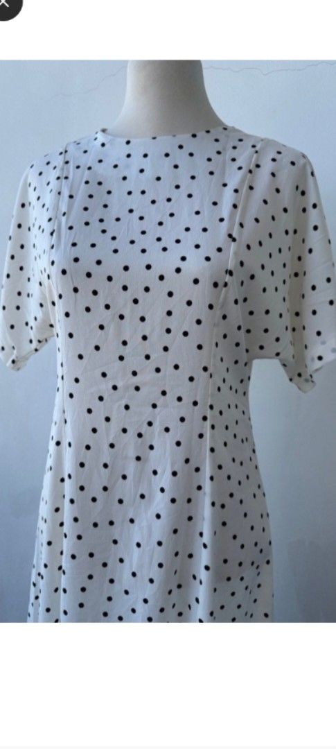 Attention Polka dots Dress (Category: Dresses) located in Angono. Submitted by ClosetCleanUp (Listing ID 1381669257, Image 2). Description: Fits Small to medium frame.