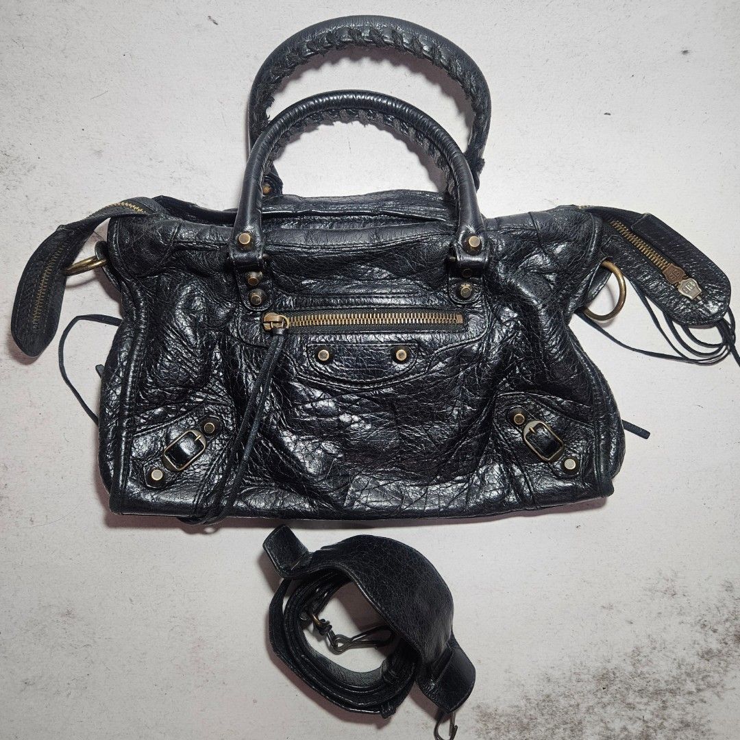 Authentic Balenciaga Classic Mini City Bag (Category: Luxury Bags & Wallets) located in Quezon City. Submitted by killerkevvv (Listing ID 1381704106, Image 1). Description: bought in the states rfs:decluttering luxury bags.