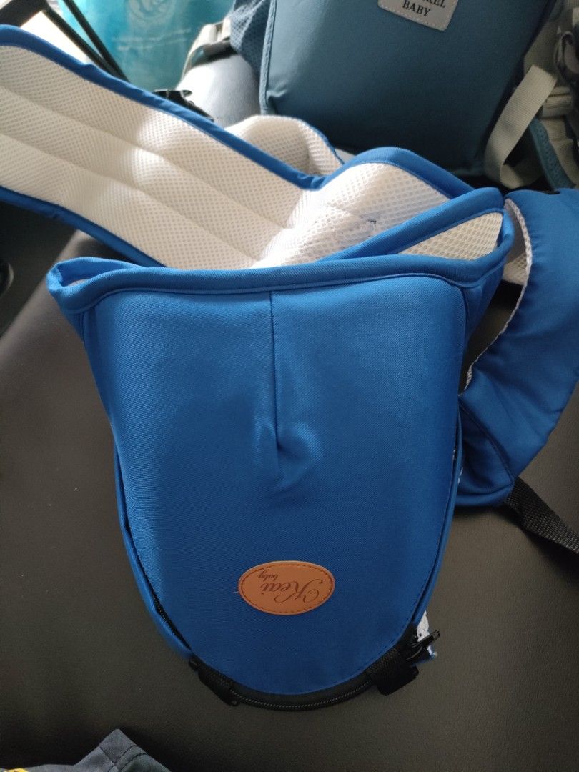 Baby Carrier (Category: Carriers & Slings) located in Putrajaya. Submitted by shakas08 (Listing ID 1381669167, Image 1). Description: Beli sahaja, Tak pernah guna, tak pernah try..