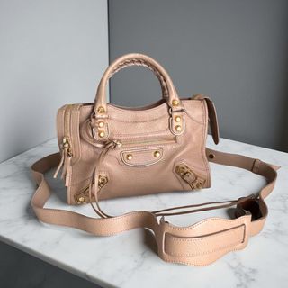 (Kategori: ) berada di . Dikirim oleh beuetluxury (ID iklan 1381809936, Gambar 1). Deskripsi: .