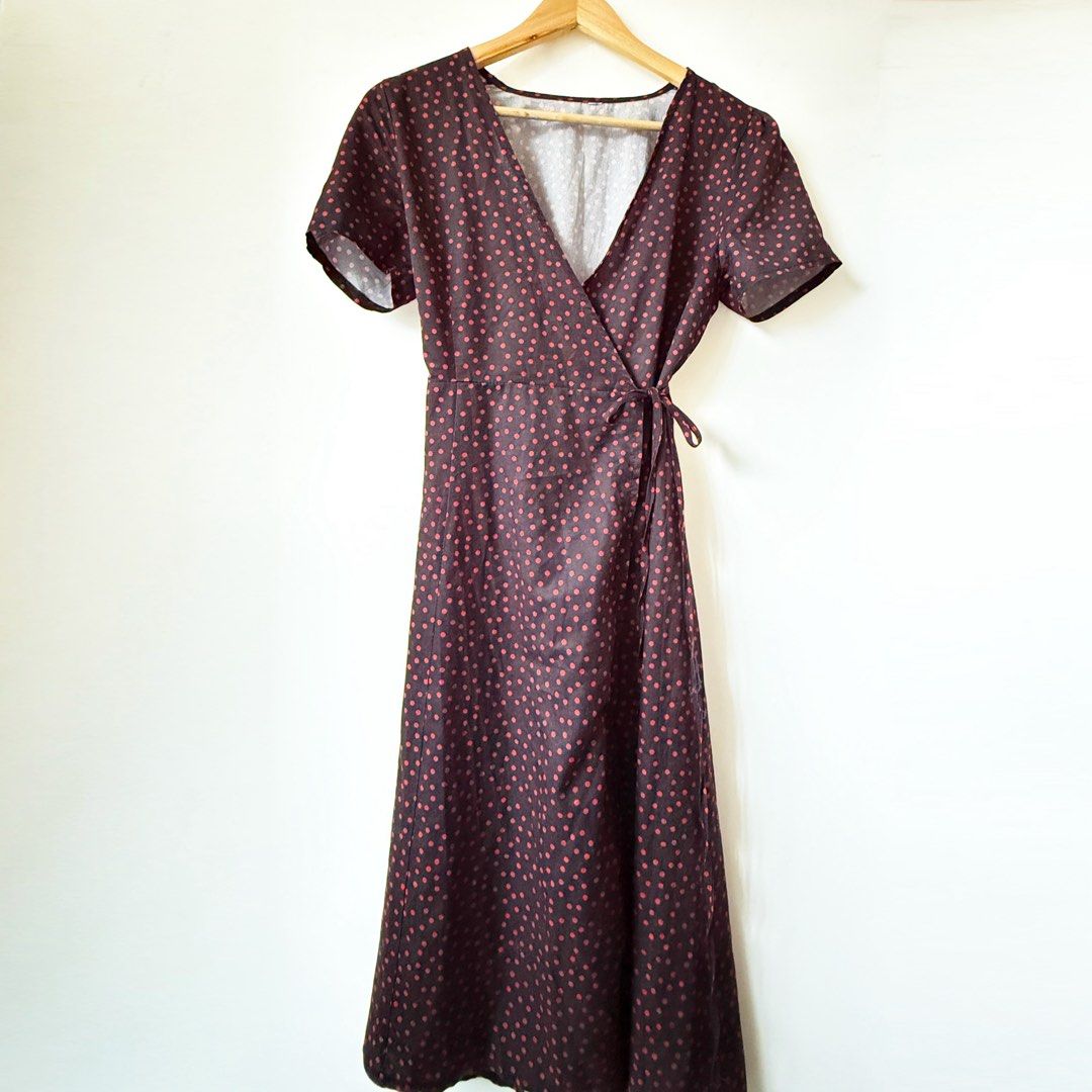 Black Red Polka Dots Cami Dress (Category: Dresses) located in Manila. Submitted by linawears (Listing ID 1381693319, Image 1). Description: .