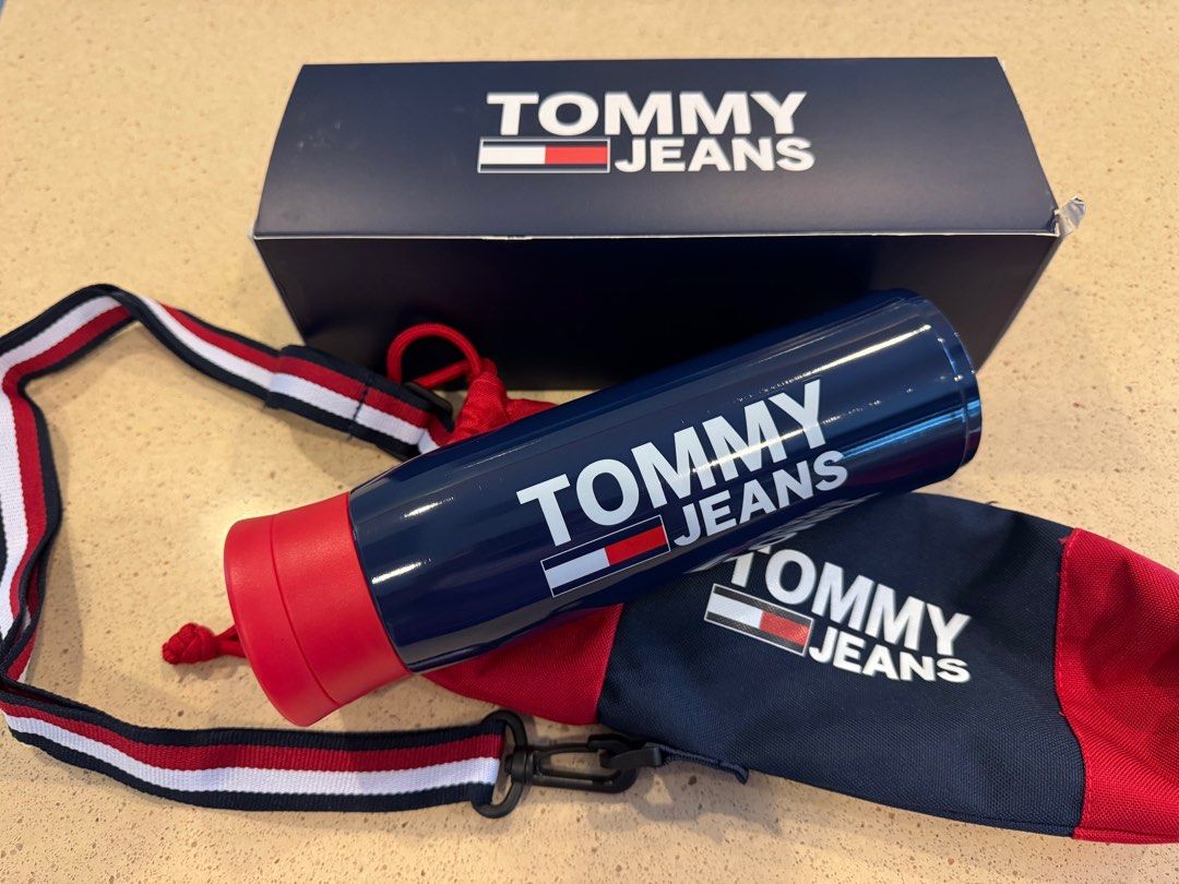 BNIB Authentic “Tommy Jeans” tumbler with waterproof bag, Hobbies