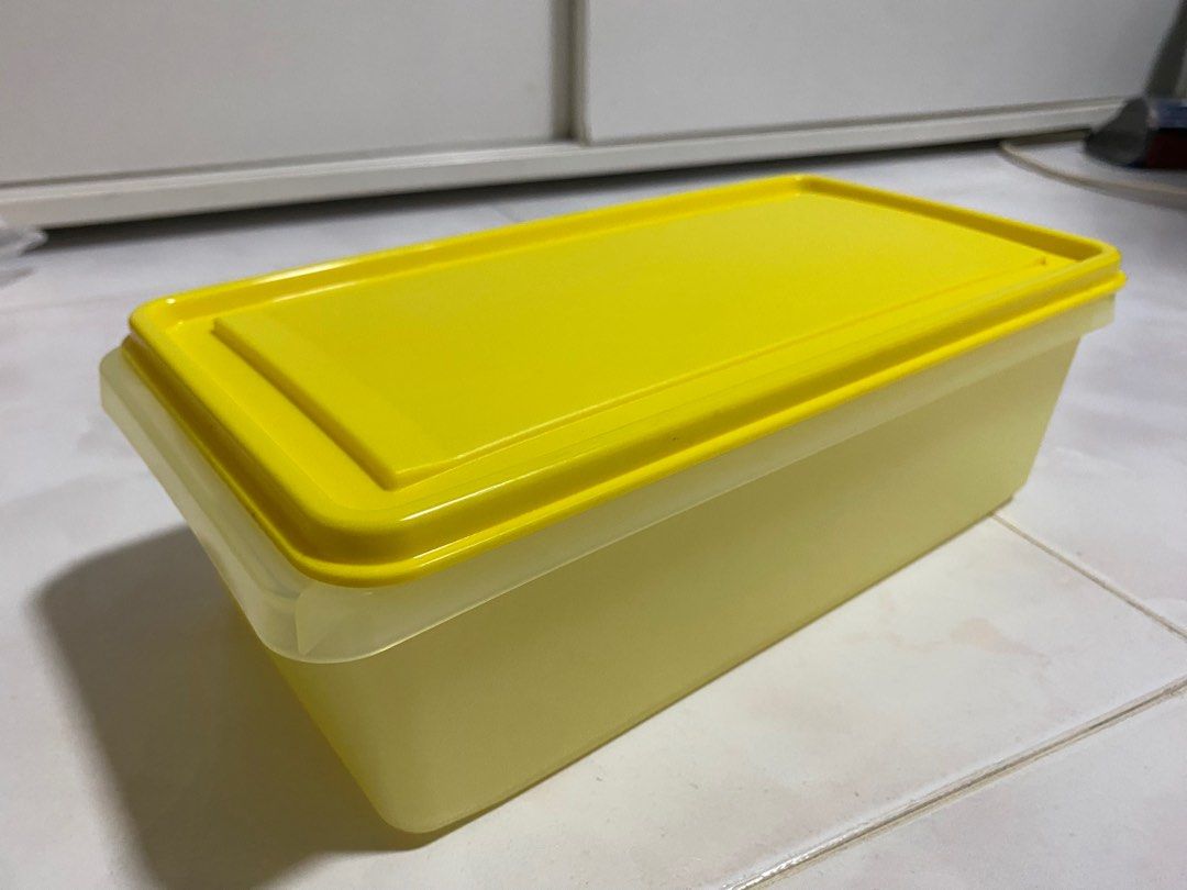 BRAND NEW TUPPERWARE AIRTIGHT CONTAINER WITH LID