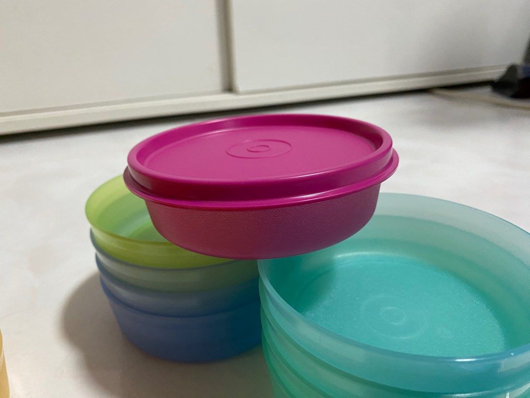 BRAND NEW TUPPERWARE CONTAINER WITH MULTIPLE COLOURS65074075532546111