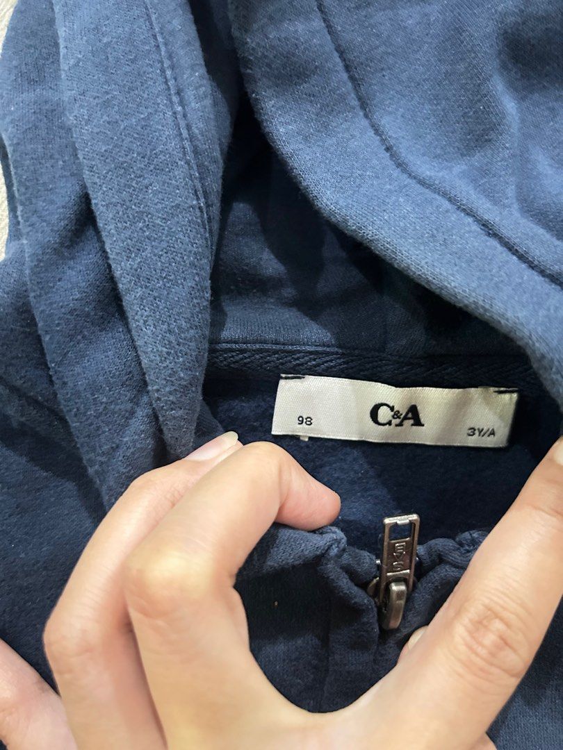 C&A kids hoodie navy (Kategori: Baju Bayi) berada di Jakarta Selatan. Dikirim oleh preluvbynad (ID iklan 1381811093, Gambar 2). Deskripsi: Gapernah dipakai, beli di austriaa.