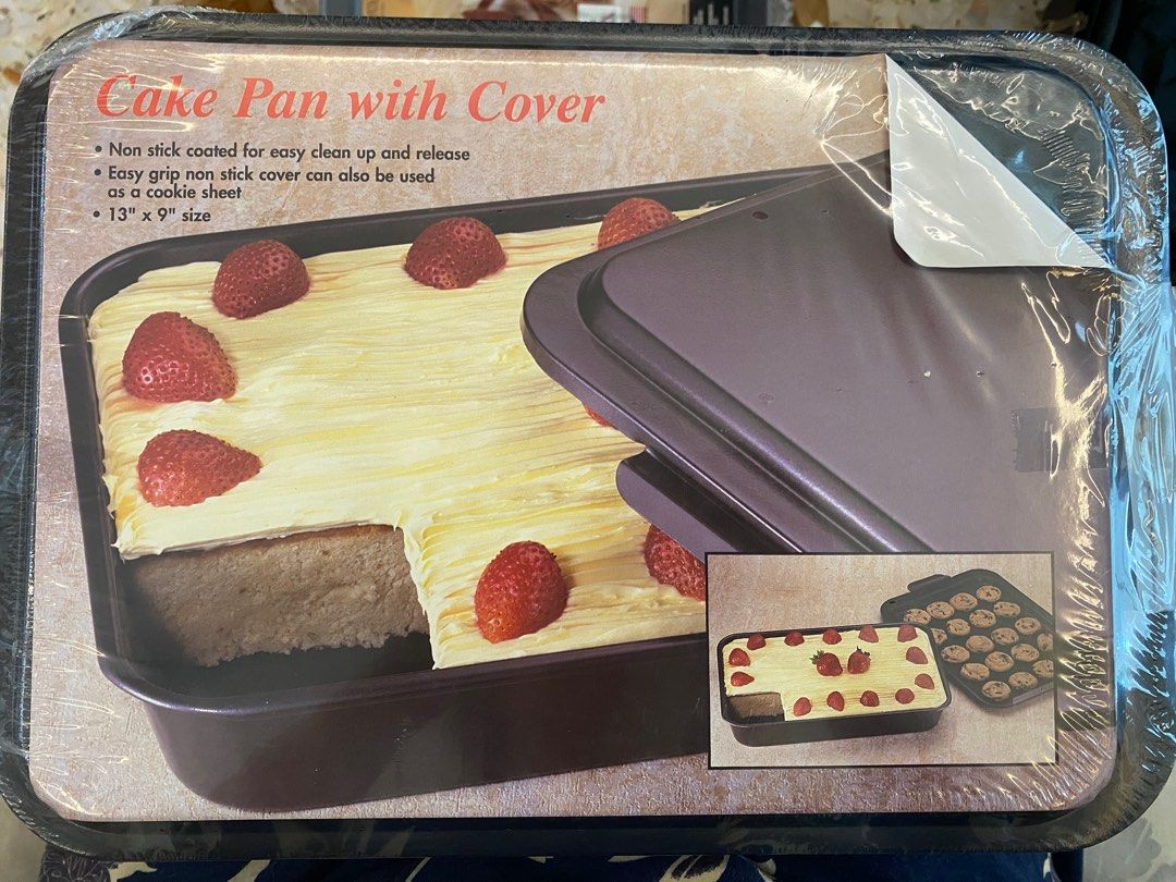 Cake pan with cover