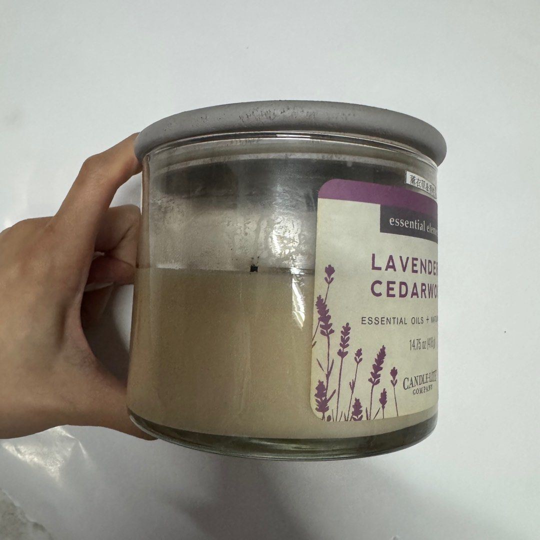 由 ccnauku (刊登 ID 1381826166，圖片 2) 提交，位於 台北市 (Taipei) 的 美國candle lite 薰衣草香氛蠟燭 (類別：居家香薰)，說明：使用過 至少還有一半。