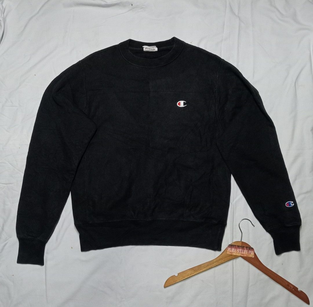 Champion reverse weave crewneck (Category: Coats, Jackets and Outerwear) located in Pili. Submitted by purestuffph (Listing ID 1381671664, Image 1). Description: Champion reverse weave crewneck size: small width: 21 length: 25.5 sleeves: 26.5 8-9/10 color rate, not fade 500 + shipping fee.