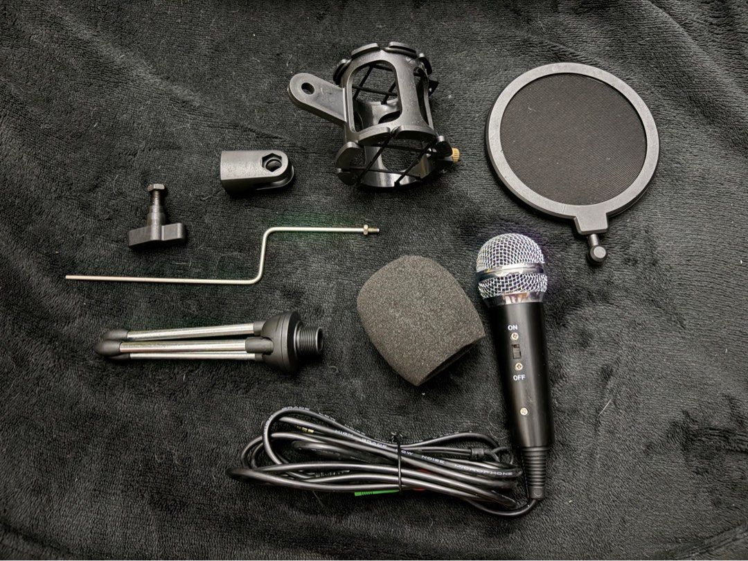 Condenser Microphone with Stand (Category: Microphones) located in Manila. Submitted by weya_ (Listing ID 1381799725, Image 1). Description: never used. natambak lang negotiable.
