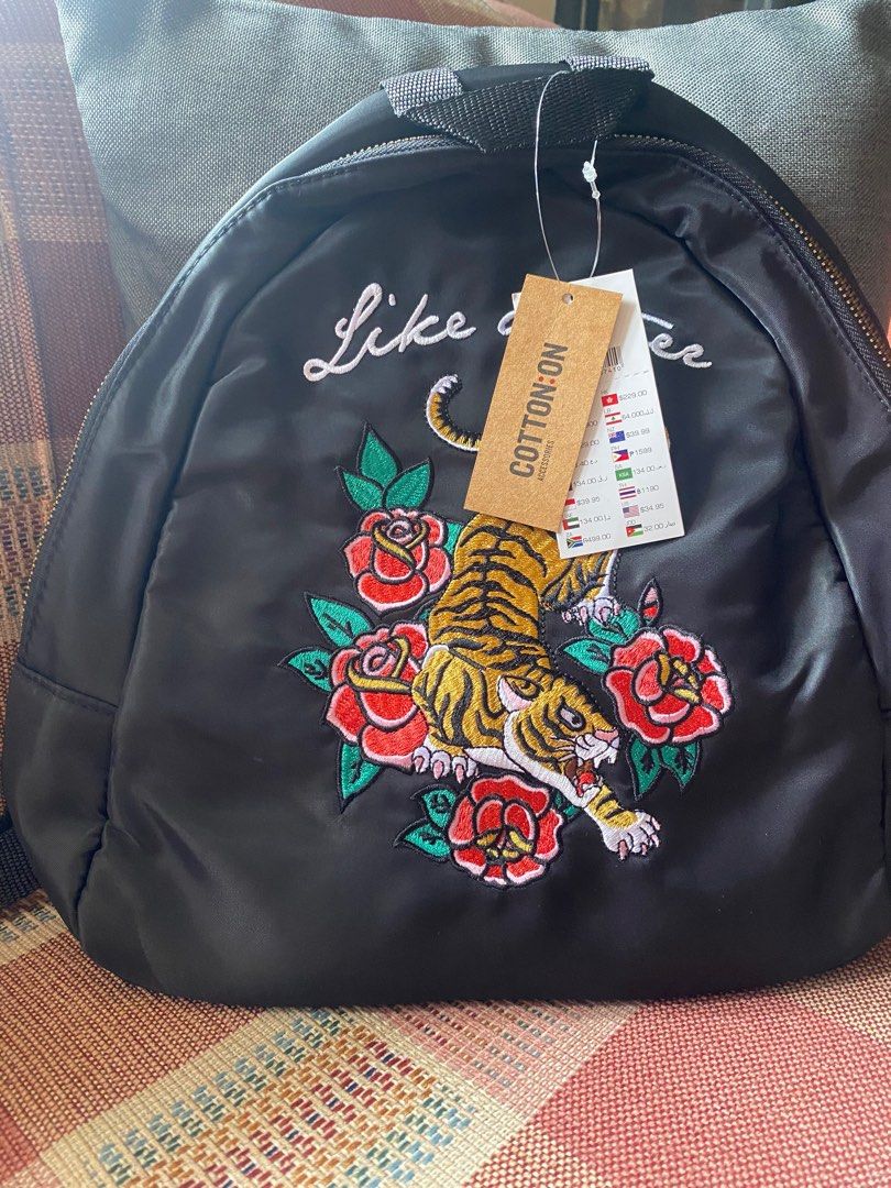 Cotton On (Category: Backpacks) located in Manila. Submitted by sample_only (Listing ID 1381704001, Image 1). Description: Cotton On Betty Backpack Black Small.