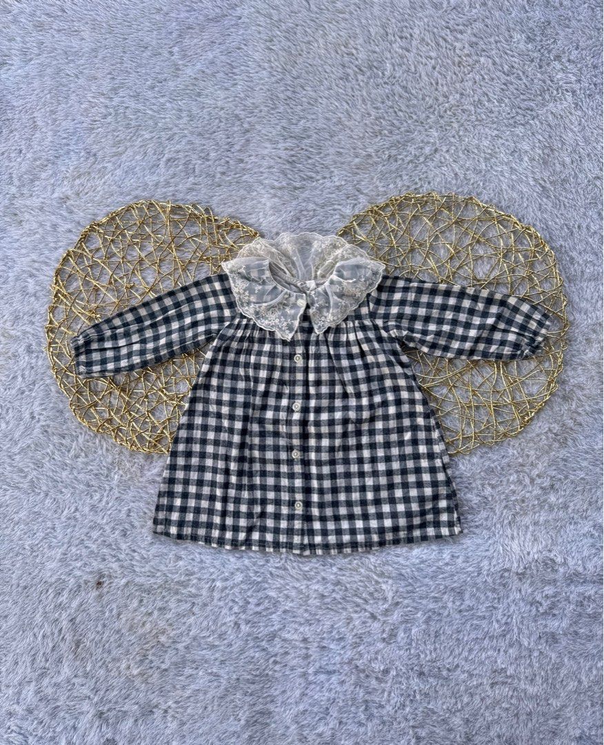 Dress kotak H&M (Kategori: 1 hingga 3 tahun) berada di Palembang. Dikirim oleh yelpinkshop (ID iklan 1381710225, Gambar 1). Deskripsi: Brand : H&M Ld / pj : 31 / 41 Size : 6-12 bulan aja Kondisi : like new cantik kerahnya brukat2 gitu nominus .