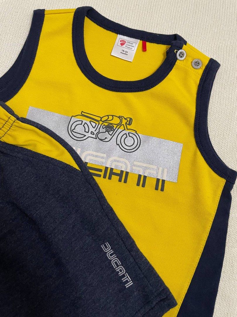 Ducati (Category: Babies & Kids Fashion) located in Kuala Terengganu. Submitted by rosezazaa (Listing ID 1381667839, Image 1). Description: 18-24m cutting 2t lebih boleh pakai ku beli nwt sory mahal RM30.