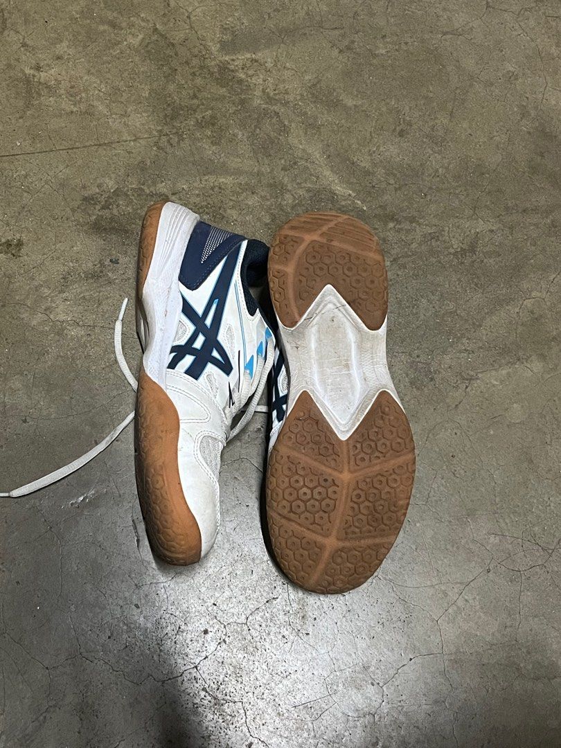 EDM SPORTS SHOES OG (Category: Sneakers) located in Manila. Submitted by xyreshan (Listing ID 1381816128, Image 1). Description: EDM SPORT SHOE. no issue just need cleaning SIZE: EURO 38 (23cm) spikey sya, good for a sport shoe.
