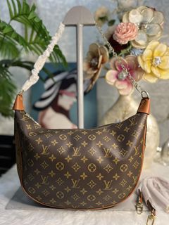 (Category: ) located in . Submitted by lmluxboutique (Listing ID 1381869682, Image 1). Description: .