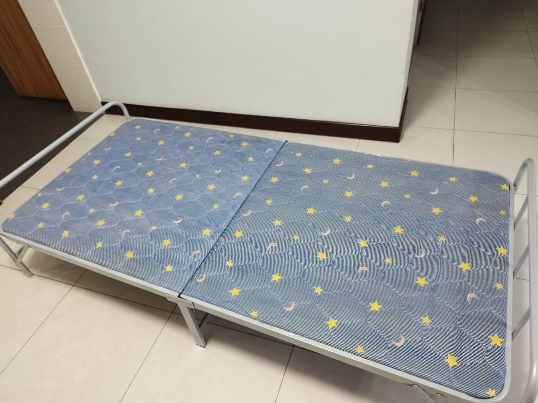 Foldable Single Bed with Mattress65074644165251111