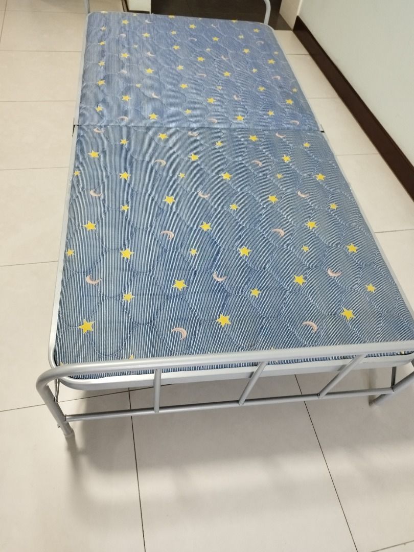 Foldable Single Bed with Mattress65074644165251112